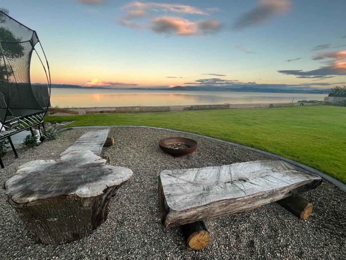 Jandals & Joy Lakefront Retreat 罗托鲁阿 外观 照片