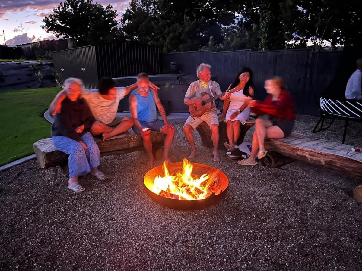 Jandals & Joy Lakefront Retreat 罗托鲁阿 外观 照片