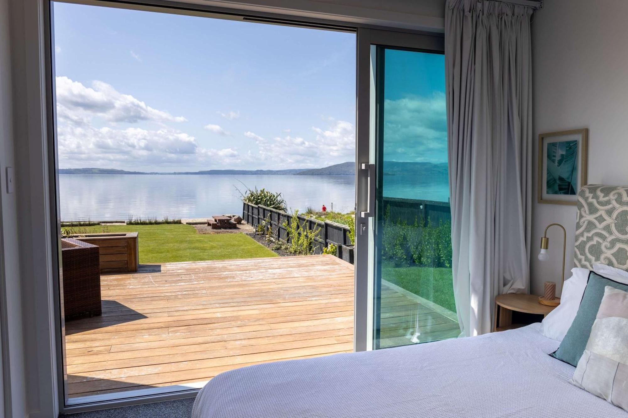 Jandals & Joy Lakefront Retreat 罗托鲁阿 外观 照片