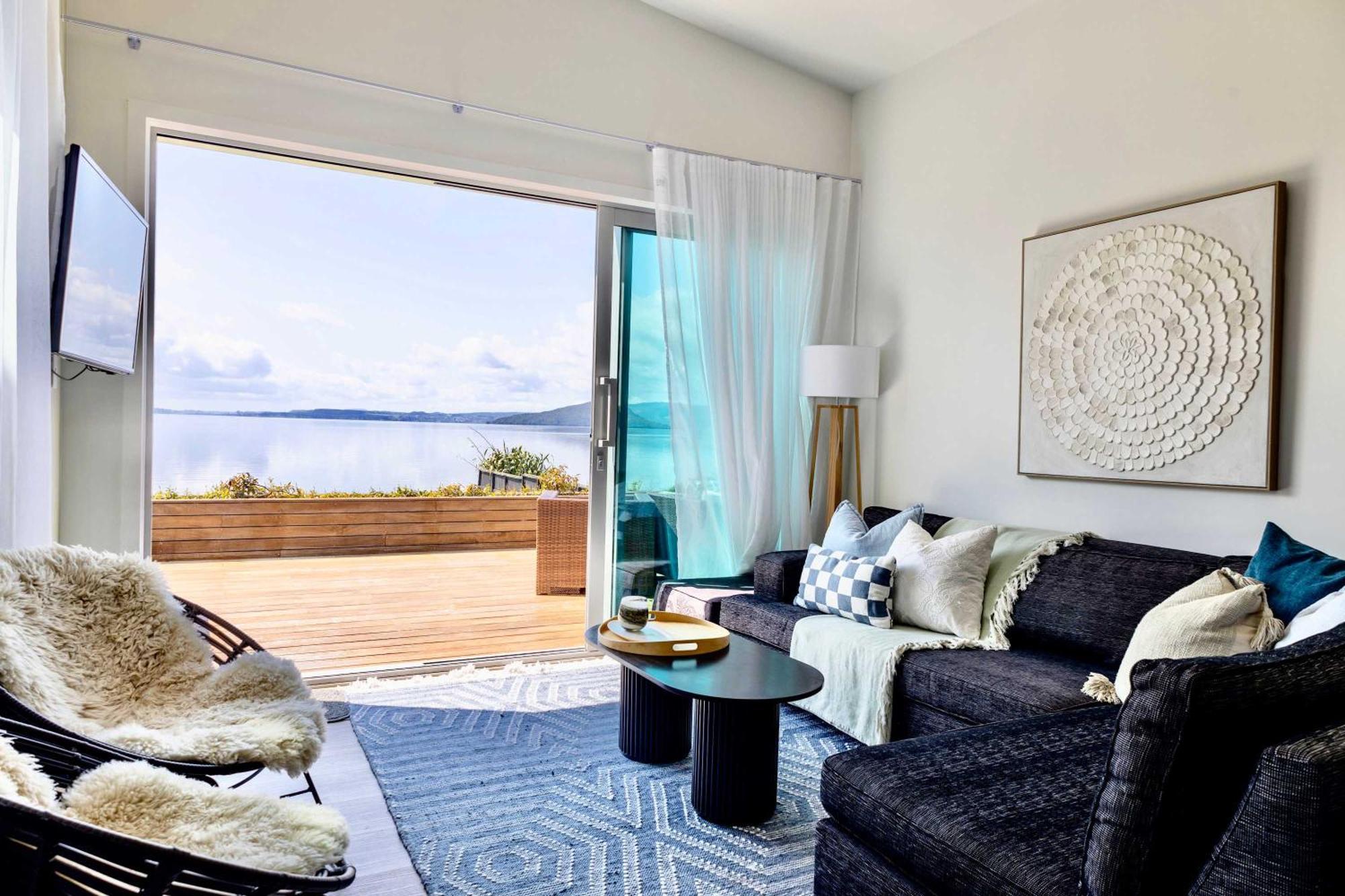 Jandals & Joy Lakefront Retreat 罗托鲁阿 外观 照片